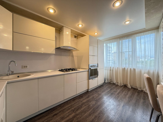Продам двухкомнатную (2-комн.) квартиру, Кулиева пр-кт, 2кБ, Нальчик г