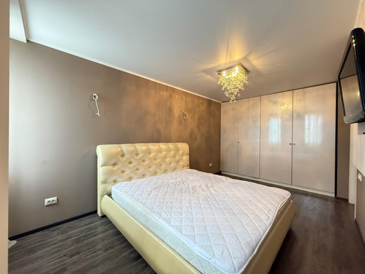 Продам двухкомнатную (2-комн.) квартиру, Кулиева пр-кт, 2кБ, Нальчик г