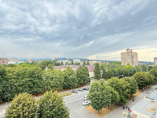 Продам двухкомнатную (2-комн.) квартиру, Кулиева пр-кт, 2кБ, Нальчик г