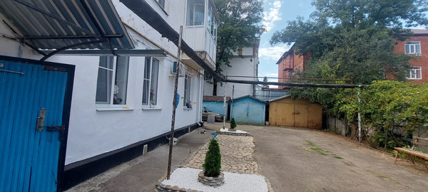 Продам двухкомнатную (2-комн.) квартиру, Клубная ул, 16, Апшеронск г