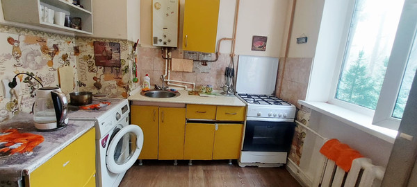 Продам двухкомнатную (2-комн.) квартиру, Клубная ул, 16, Апшеронск г