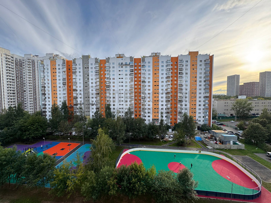 Продам двухкомнатную (2-комн.) квартиру, Никулинская ул, 23к2, Москва г