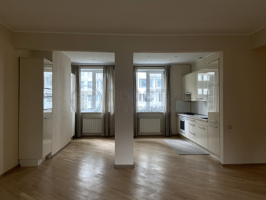 Продам многокомнатную квартиру, Новинский б-р, 10с1, Москва г