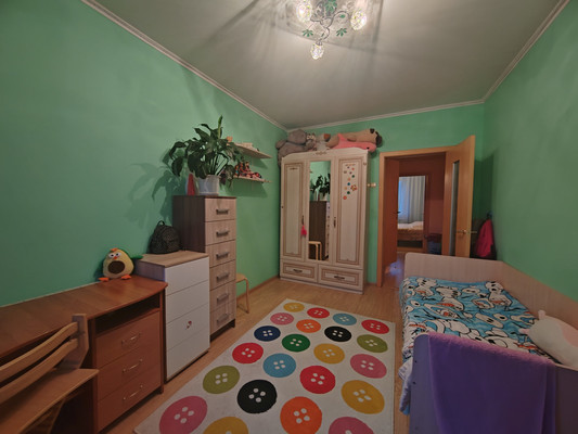 Продам трехкомнатную (3-комн.) квартиру, Тагилстроевская ул, 5, Нижний Тагил г