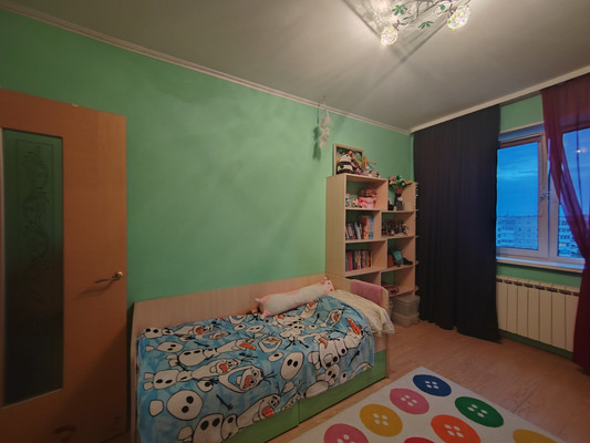 Продам трехкомнатную (3-комн.) квартиру, Тагилстроевская ул, 5, Нижний Тагил г