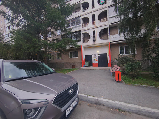 Продам трехкомнатную (3-комн.) квартиру, Тагилстроевская ул, 5, Нижний Тагил г