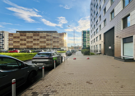 Продам трехкомнатную (3-комн.) квартиру, Кременчугская ул, 13к2, Санкт-Петербург г
