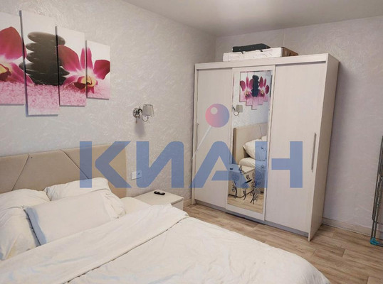 Продам двухкомнатную (2-комн.) квартиру, Судостроительная ул, 123, Красноярск г