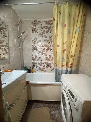 Продам трехкомнатную (3-комн.) квартиру, Октябрьское ш, 15, Волгодонск г