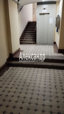 Продам комнату в 10-комн. квартире, Невский пр-кт, 156, Санкт-Петербург г