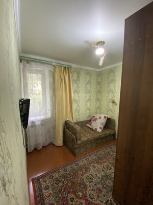 Продам двухкомнатную (2-комн.) квартиру, Черноморская ул, 34, Армавир г