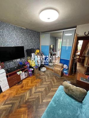 Продам двухкомнатную (2-комн.) квартиру, Культуры пр-кт, 21к3, Санкт-Петербург г