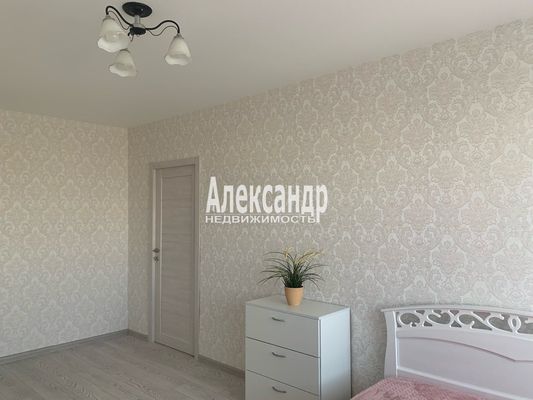 Продам комнату в 3-комн. квартире, Испытателей пр-кт, 15к1, Санкт-Петербург г