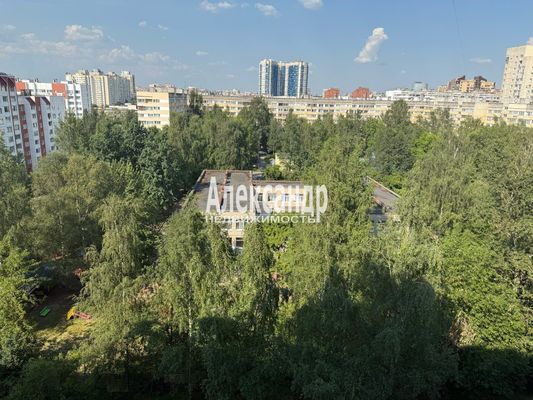 Продам комнату в 3-комн. квартире, Испытателей пр-кт, 15к1, Санкт-Петербург г