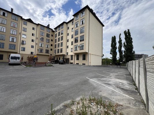 Продам двухкомнатную (2-комн.) квартиру, Мовсисяна ул, 23, Нальчик г