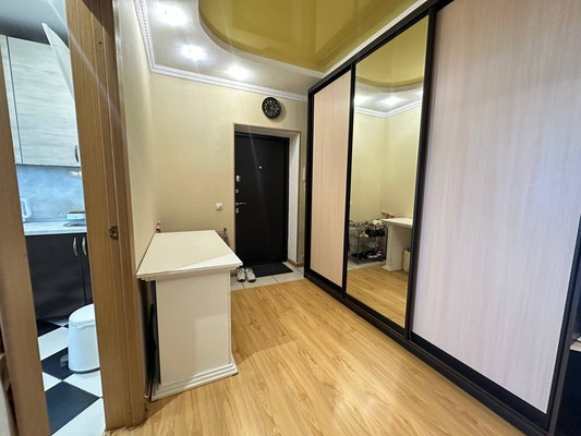 Продам двухкомнатную (2-комн.) квартиру, 1 мкр, 22, Кропоткин г