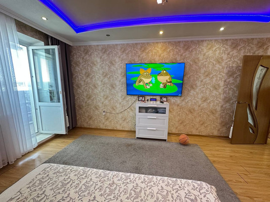 Продам двухкомнатную (2-комн.) квартиру, 1 мкр, 22, Кропоткин г