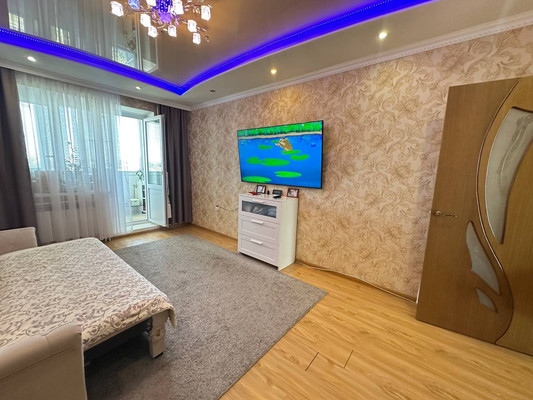 Продам двухкомнатную (2-комн.) квартиру, 1 мкр, 22, Кропоткин г