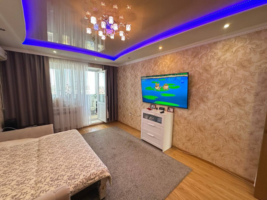 Продам двухкомнатную (2-комн.) квартиру, 1 мкр, 22, Кропоткин г