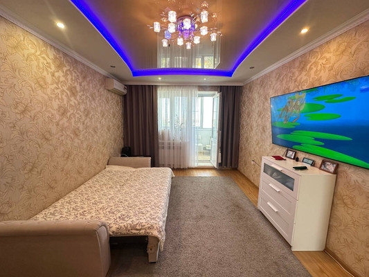 Продам двухкомнатную (2-комн.) квартиру, 1 мкр, 22, Кропоткин г