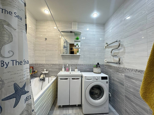 Продам двухкомнатную (2-комн.) квартиру, 1 мкр, 22, Кропоткин г