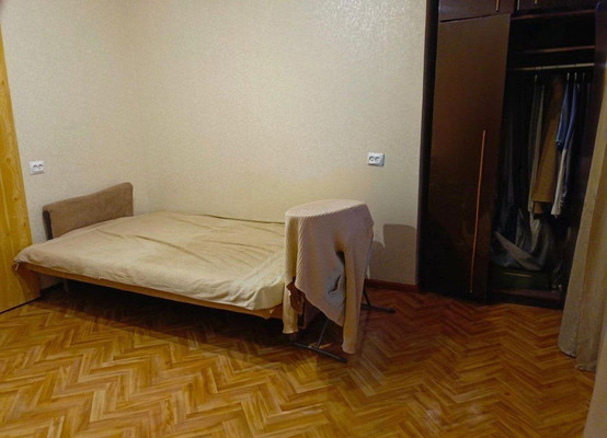 Продам однокомнатную (1-комн.) квартиру, Севастопольская ул, 70Ак2, Симферополь г