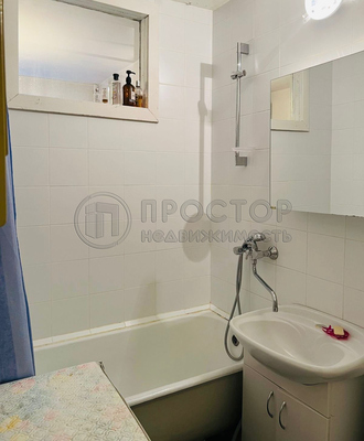Продам двухкомнатную (2-комн.) квартиру, Штурвальная ул, 7к1, Москва г