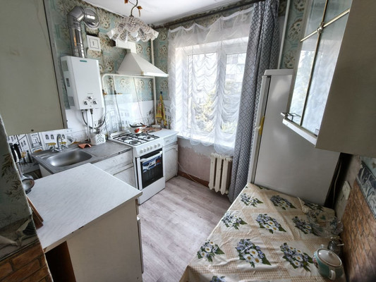 Сдам трехкомнатную (3-комн.) квартиру, Черноморская ул, 81, Кропоткин г