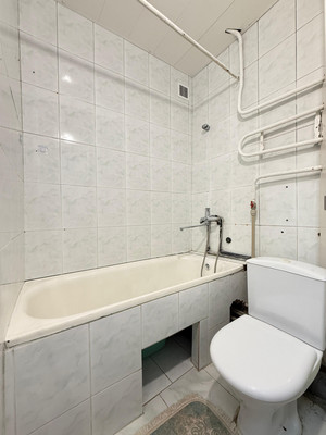 Продам двухкомнатную (2-комн.) квартиру, Кирова ул, 3А, Нальчик г