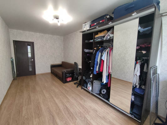 Продам двухкомнатную (2-комн.) квартиру, Измаильская ул, 74к4, Российский п