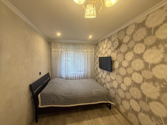 Продам двухкомнатную (2-комн.) квартиру, 40-летия Победы пр-кт, 37к5, Ростов-на-Дону г