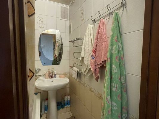 Продам многокомнатную квартиру, Димитрова ул, 23, Майкоп г