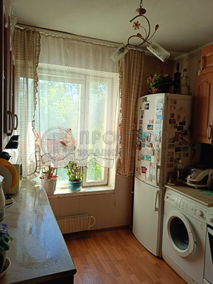 Продам однокомнатную (1-комн.) квартиру, Корнейчука ул, 38А, Москва г
