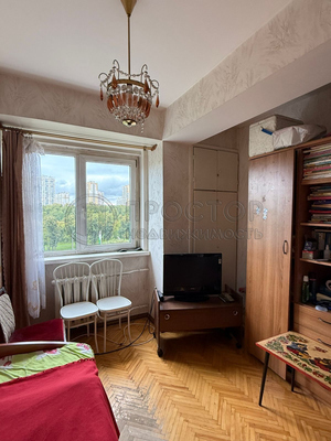 Продам трехкомнатную (3-комн.) квартиру, Славянский б-р, 11к1, Москва г