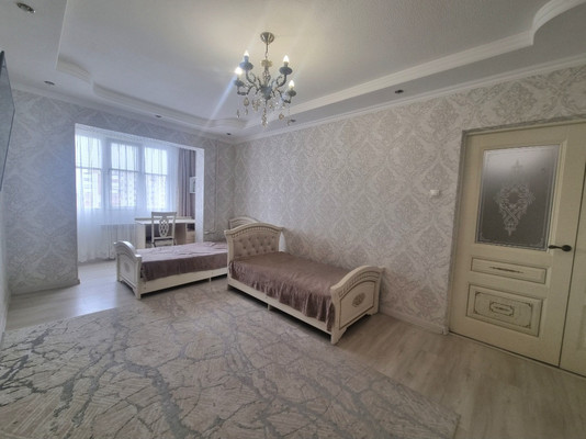 Продам двухкомнатную (2-комн.) квартиру, Калинина ул, 250ка, Нальчик г