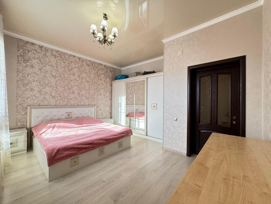 Продам трехкомнатную (3-комн.) квартиру, Тельмана ул, 2, Нальчик г