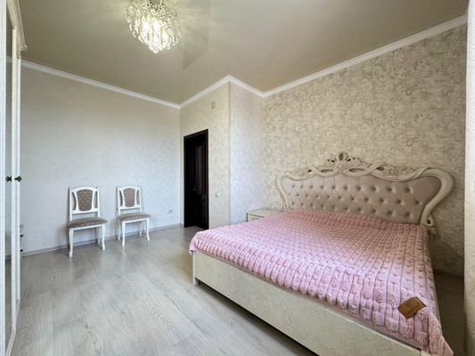 Продам трехкомнатную (3-комн.) квартиру, Тельмана ул, 2, Нальчик г