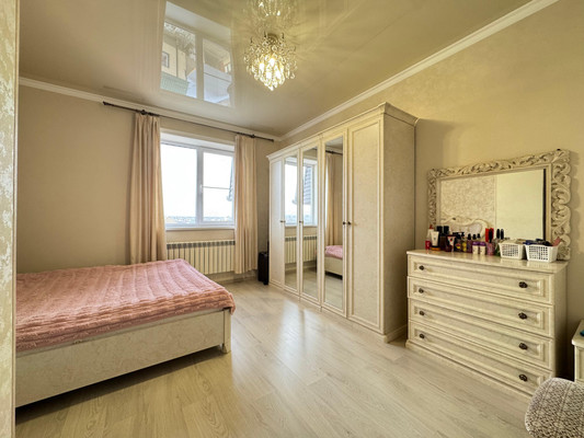 Продам трехкомнатную (3-комн.) квартиру, Тельмана ул, 2, Нальчик г
