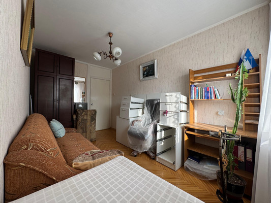 Продам трехкомнатную (3-комн.) квартиру, Фучика ул, 3, Нальчик г