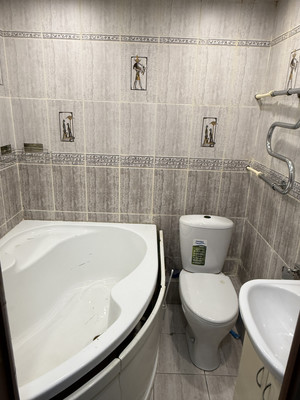 Продам двухкомнатную (2-комн.) квартиру, Ленинградский пр-кт, 64, Нижний Тагил г
