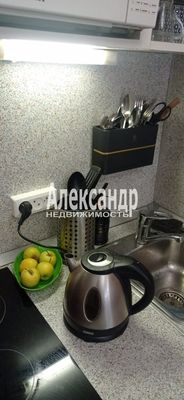 Продам долю в 1-комн. квартире, Загородный пр-кт, 24, Санкт-Петербург г