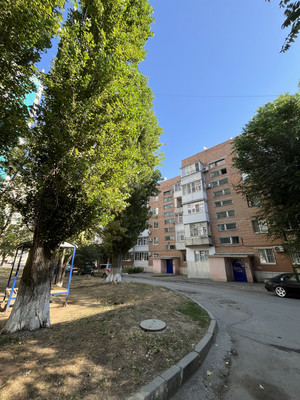 Продам трехкомнатную (3-комн.) квартиру, Курчатова пр-кт, 10, Волгодонск г