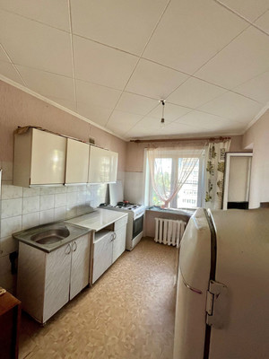 Продам трехкомнатную (3-комн.) квартиру, Курчатова пр-кт, 10, Волгодонск г