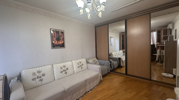 Продам двухкомнатную (2-комн.) квартиру, Авиационная ул, 72к1, Москва г
