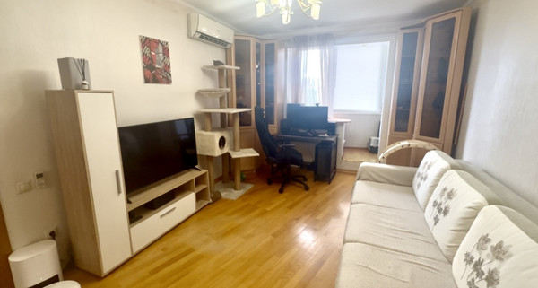 Продам двухкомнатную (2-комн.) квартиру, Авиационная ул, 72к1, Москва г