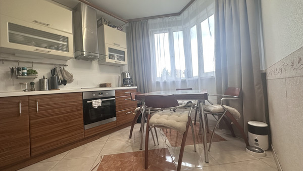 Продам двухкомнатную (2-комн.) квартиру, Авиационная ул, 72к1, Москва г