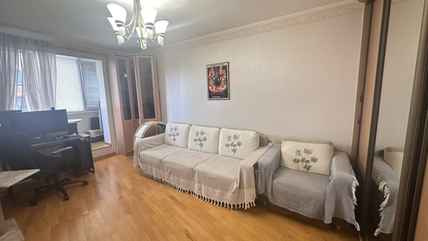 Продам двухкомнатную (2-комн.) квартиру, Авиационная ул, 72к1, Москва г