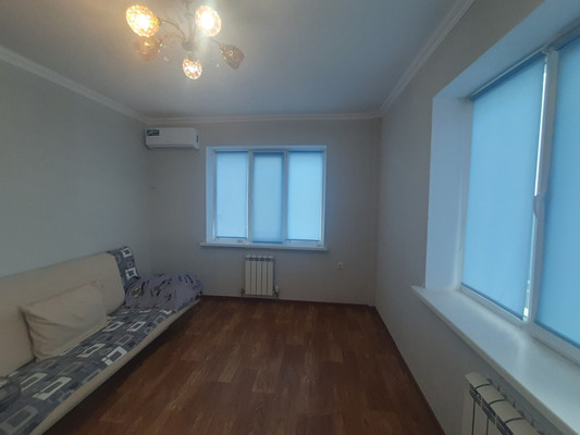 Продам двухкомнатную (2-комн.) квартиру, Индустриальная ул, 28к2, Симферополь г