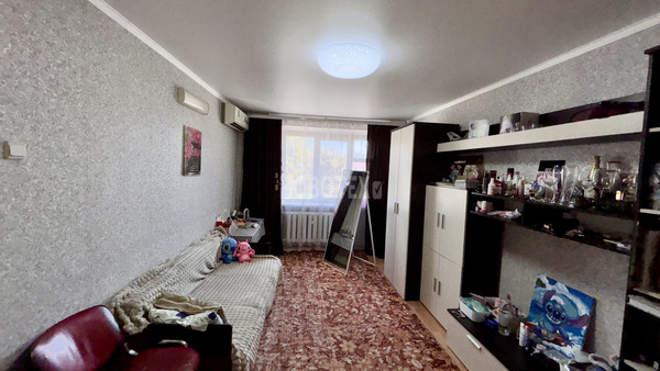 Продам трехкомнатную (3-комн.) квартиру, Карла Либкнехта ул, 21, Крымск г