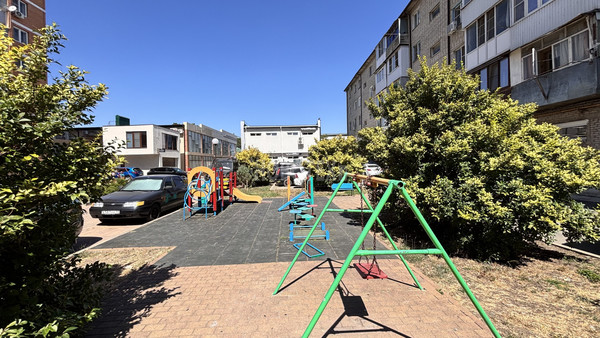 Продам трехкомнатную (3-комн.) квартиру, Карла Либкнехта ул, 21, Крымск г